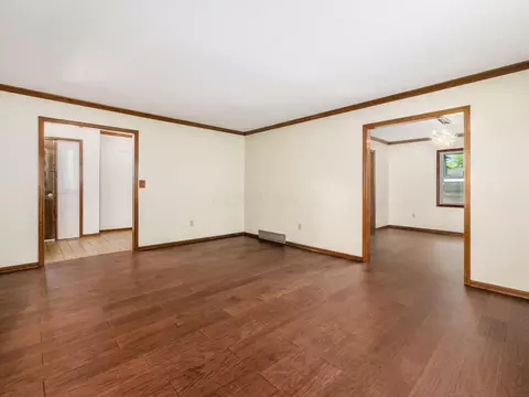 Living - 2247 Sonnington Dr, Dublin, OH 43016 photo 3 of 9