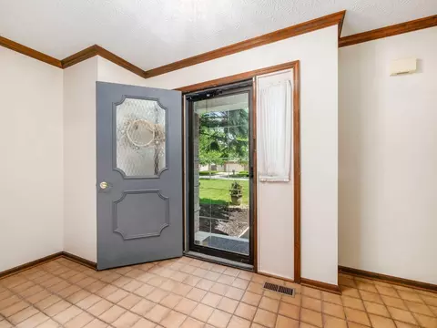 Entry Way - 2247 Sonnington Dr, Dublin, OH 43016 photo 3 of 3