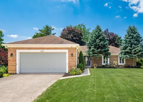 Exterior - 2247 Sonnington Dr, Dublin, OH 43016 photo 3 of 12