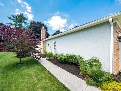 Exterior - 2247 Sonnington Dr, Dublin, OH 43016 photo 4 of 12