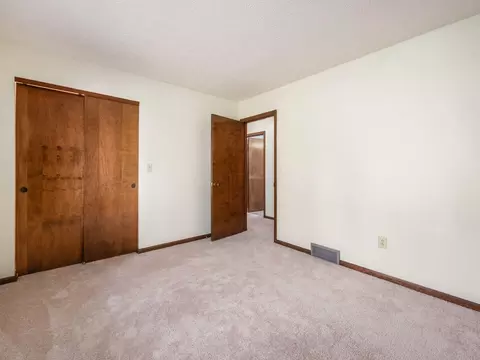 Bedroom - 2247 Sonnington Dr, Dublin, OH 43016 photo 10 of 10