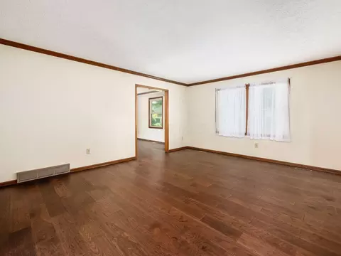 Living - 2247 Sonnington Dr, Dublin, OH 43016 photo 1 of 9