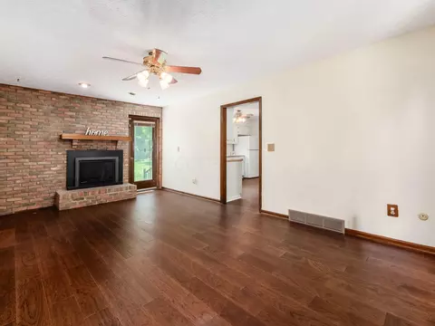 Living - 2247 Sonnington Dr, Dublin, OH 43016 photo 9 of 9
