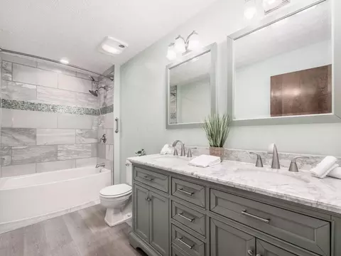 Bath - 2247 Sonnington Dr, Dublin, OH 43016 photo 3 of 3