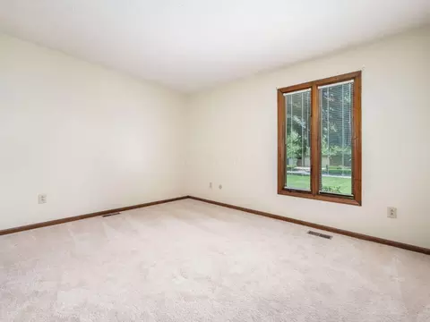 Bedroom - 2247 Sonnington Dr, Dublin, OH 43016 photo 1 of 10
