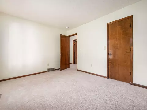 Bedroom - 2247 Sonnington Dr, Dublin, OH 43016 photo 2 of 10