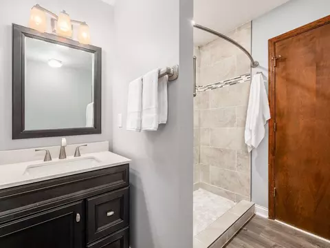 Bath - 2247 Sonnington Dr, Dublin, OH 43016 photo 2 of 3