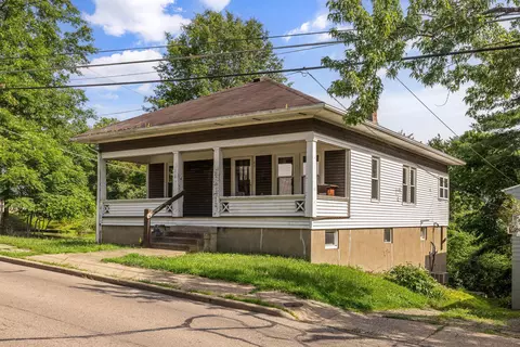 89 2nd St, Athens, OH 45701