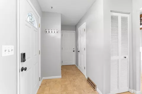 Entry Way - 3696 Klibreck Dr, Columbus, OH 43228 photo 4 of 4