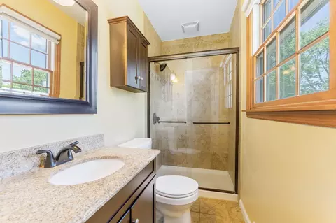 Bath - 3696 Klibreck Dr, Columbus, OH 43228 photo 2 of 6