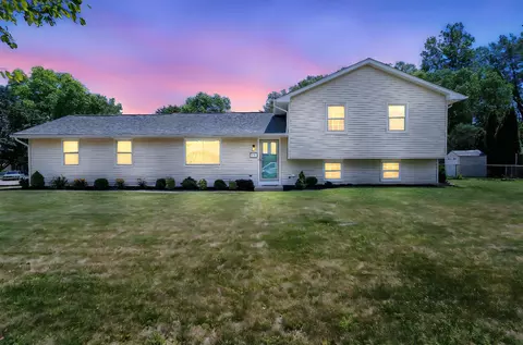 279 Old Coach Pl, Canal Winchester, OH 43110