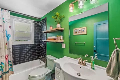Bath - 313 Reed Ave, Marion, OH 43302 photo 1 of 2