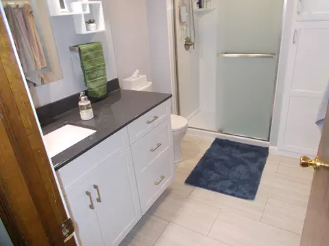 Bath - 3087 Hamden Ct, Dublin, OH 43017 photo 1 of 2