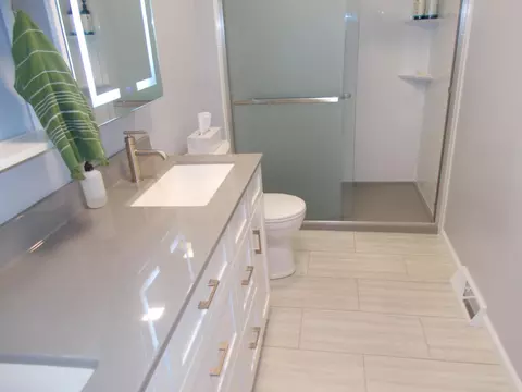 Bath - 3087 Hamden Ct, Dublin, OH 43017 photo 2 of 2