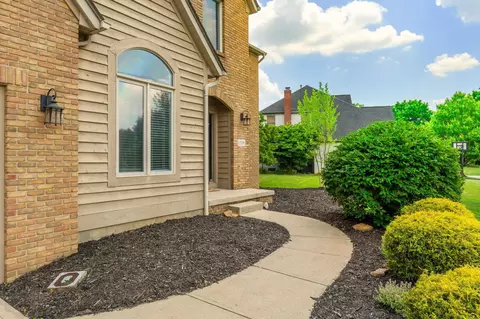 Exterior - 13191 Brandon Cir, Pickerington, OH 43147 photo 1 of 18