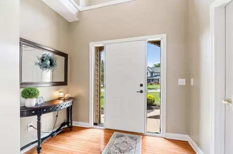 Entry Way - 13191 Brandon Cir, Pickerington, OH 43147 photo 2 of 12