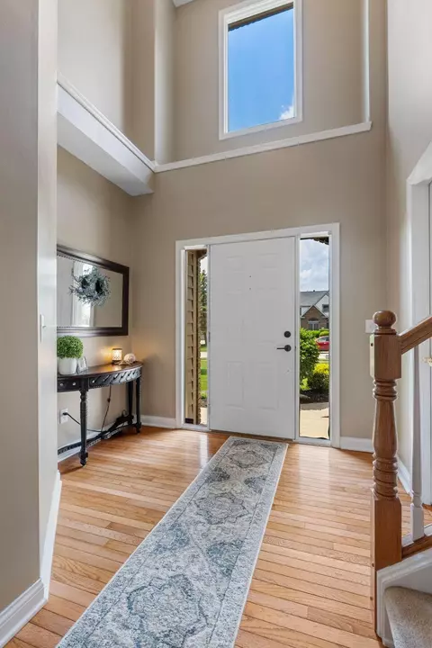 Entry Way - 13191 Brandon Cir, Pickerington, OH 43147 photo 3 of 12