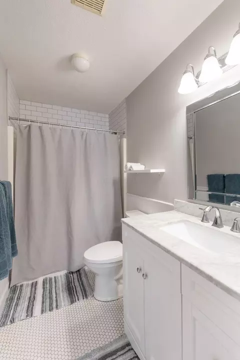 Bath - 13191 Brandon Cir, Pickerington, OH 43147 photo 11 of 12