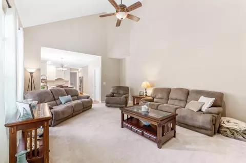 Living - 13191 Brandon Cir, Pickerington, OH 43147 photo 6 of 10