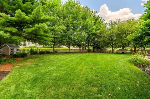Exterior - 13191 Brandon Cir, Pickerington, OH 43147 photo 15 of 18