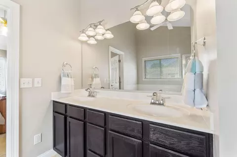Bath - 13191 Brandon Cir, Pickerington, OH 43147 photo 6 of 12