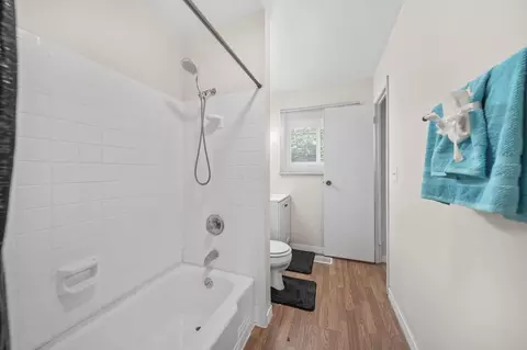 Bath - 113 Sturgeon St, Springfield, OH 45506 photo 1 of 2