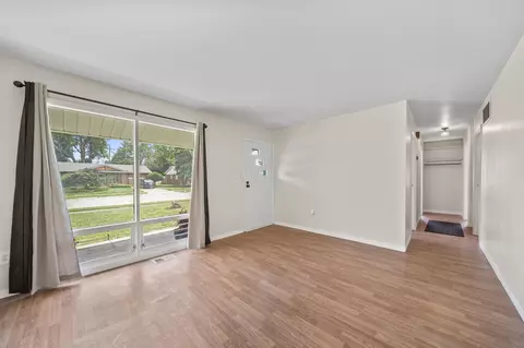 Living - 113 Sturgeon St, Springfield, OH 45506 photo 3 of 3