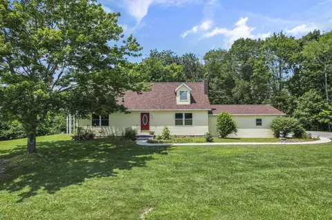 950 Shaffer School Rd, Oak Hill, OH 45656