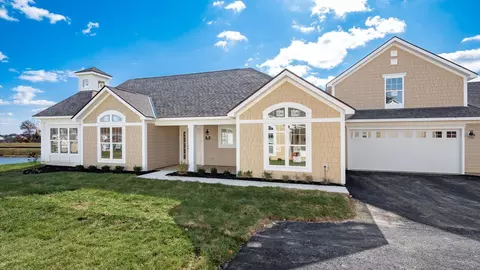 141 Narragansett Dr, Buckeye Lake, OH 43008