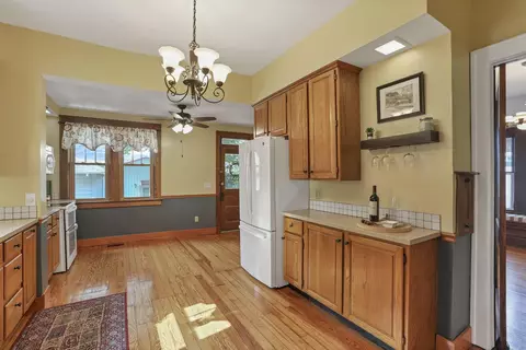 Kitchen - 206 E Fair Ave, Lancaster, OH 43130 photo 2 of 5