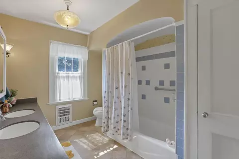 Bath - 206 E Fair Ave, Lancaster, OH 43130 photo 2 of 2