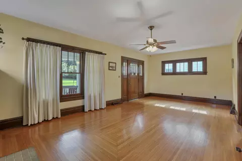 Living - 206 E Fair Ave, Lancaster, OH 43130 photo 3 of 4