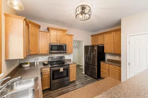 Kitchen - 978 Vanwert Loop, Blacklick, OH 43004 photo 4 of 5