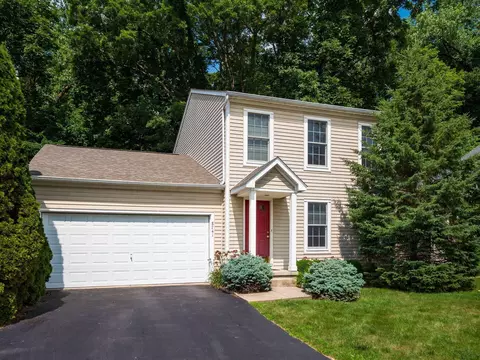 8741 Olenbrook Dr, Lewis Center, OH 43035