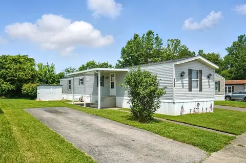 121 Greenbriar Ln W, Hebron, OH 43025