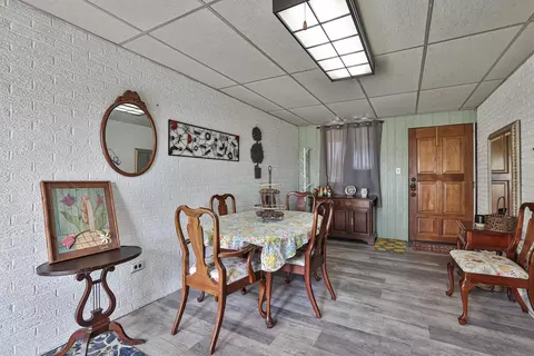 Dining - 2536 S Burnett Rd, Springfield, OH 45505 photo 3 of 3