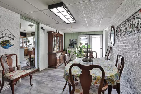 Dining - 2536 S Burnett Rd, Springfield, OH 45505 photo 2 of 3