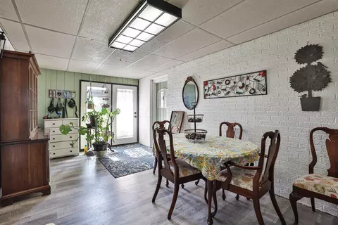 Dining - 2536 S Burnett Rd, Springfield, OH 45505 photo 1 of 3