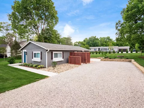 77 E Pawnee Dr, Powell, OH 43065