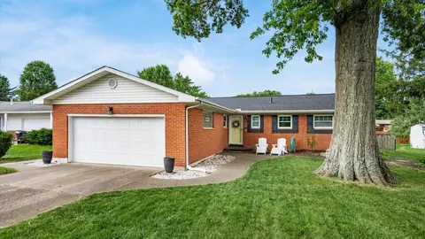 452 Jefferson Rd, Newark, OH 43055