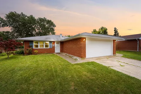 2758 Sutton Ave, Dayton, OH 45429