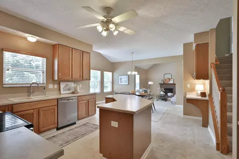 Kitchen - 8080 Townsend Rd, Dublin, OH 43016 photo 2 of 5