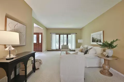 Living - 8080 Townsend Rd, Dublin, OH 43016 photo 2 of 5