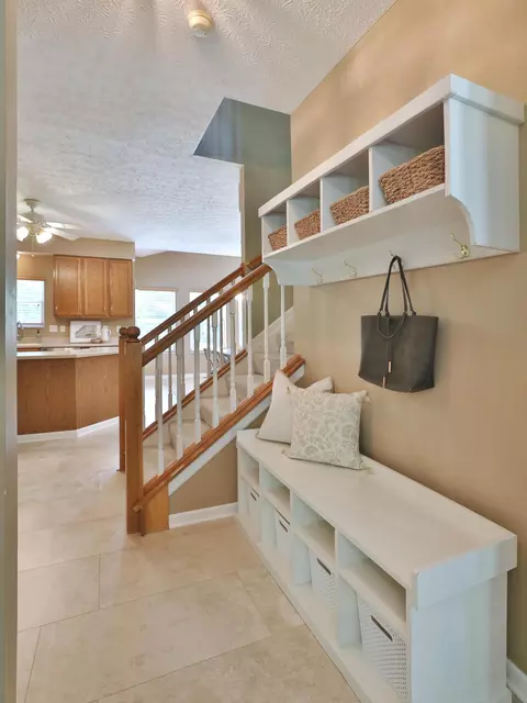 Entry Way - 8080 Townsend Rd, Dublin, OH 43016 photo 2 of 5
