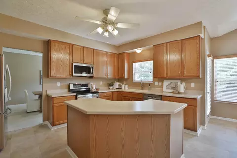 Kitchen - 8080 Townsend Rd, Dublin, OH 43016 photo 3 of 5