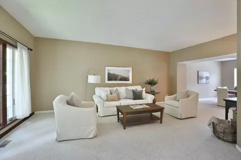 Living - 8080 Townsend Rd, Dublin, OH 43016 photo 1 of 5