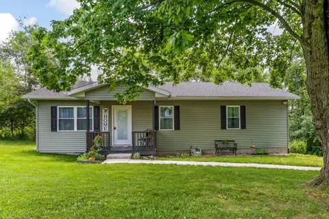 674 Greenbriar Cir, Howard, OH 43028