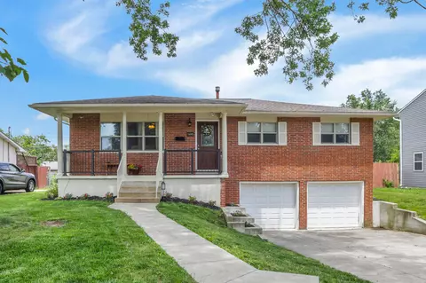 1492 Cottonwood Dr, Columbus, OH 43229
