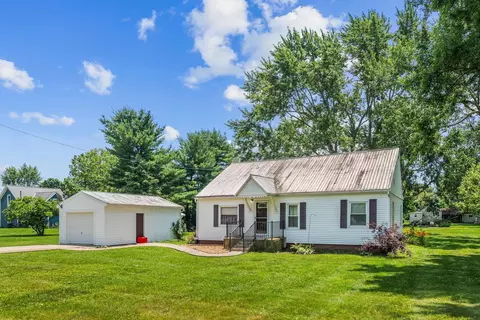 107 Vine St, Ashley, OH 43003