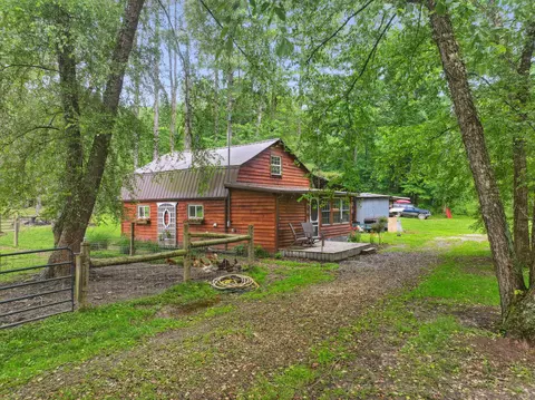 9056 Lentz Rd, Frazeysburg, OH 43822